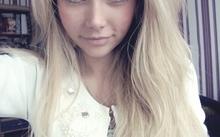 blondes women eyes blue eyes self shot low resolution 1280x960 wallpaper 